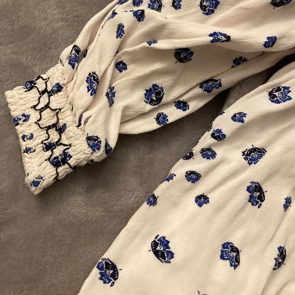 Mock Neck Floral Dress - Picture 4 of 5